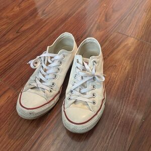 Women’s converse low sz8